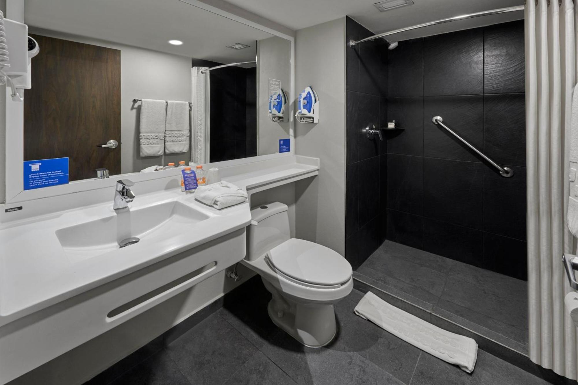 City Express By Marriott Monterrey Norte Экстерьер фото